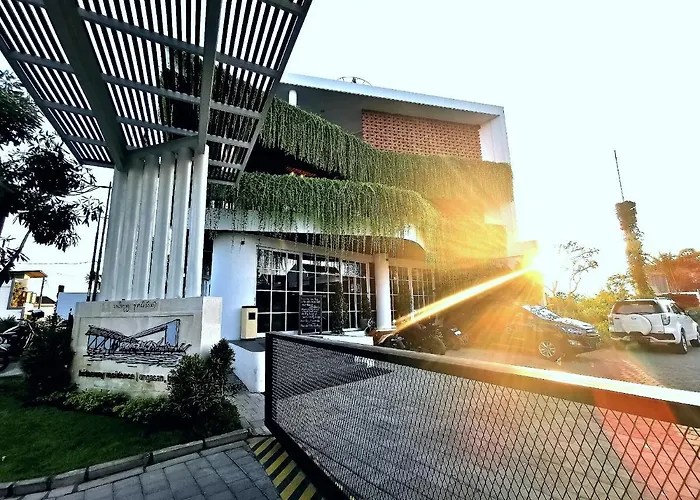 Aurelia Villa