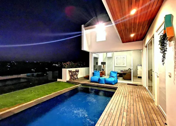 Aurelia Uluwatu