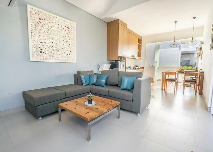 Aurelia * Uluwatu