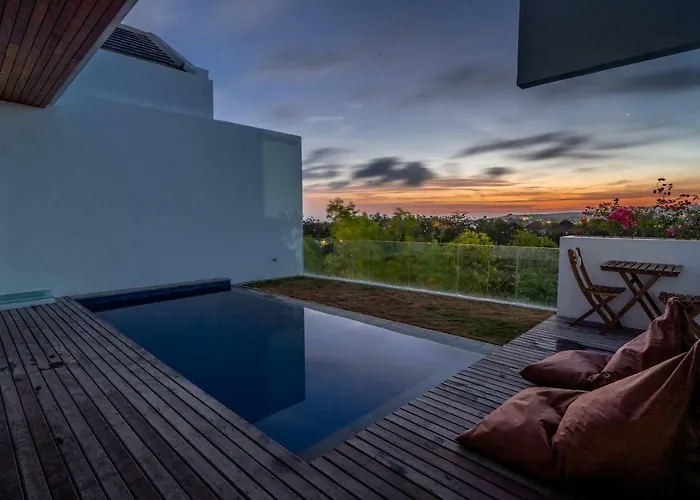 Aurelia * Uluwatu